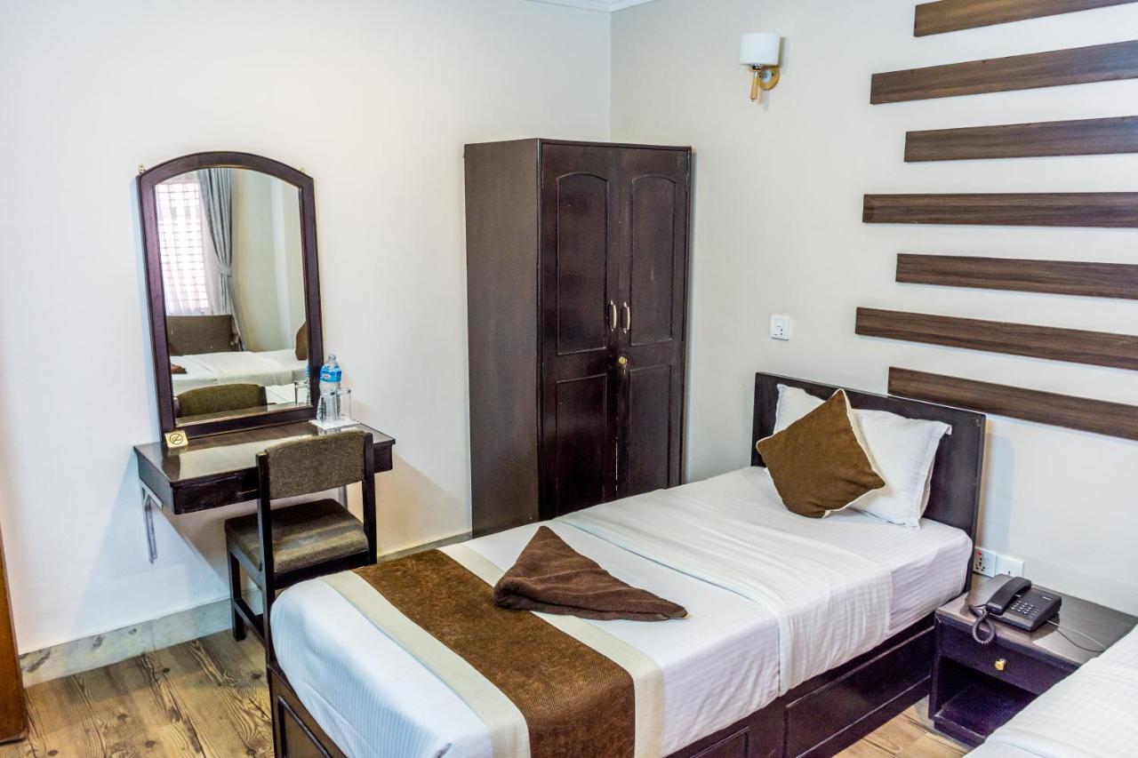 Ausfinn Hotel Metro Inn Катманду Экстерьер фото