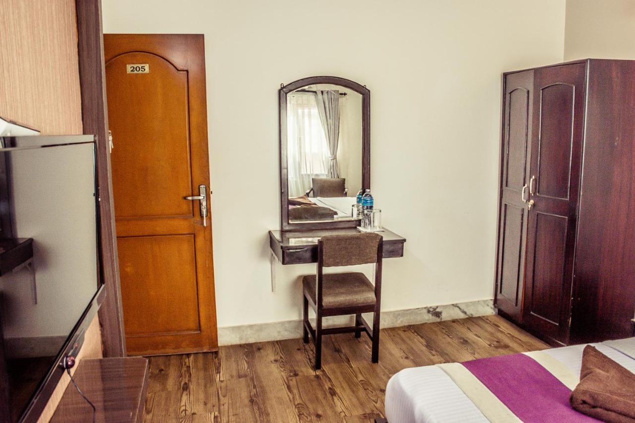 Ausfinn Hotel Metro Inn Катманду Экстерьер фото