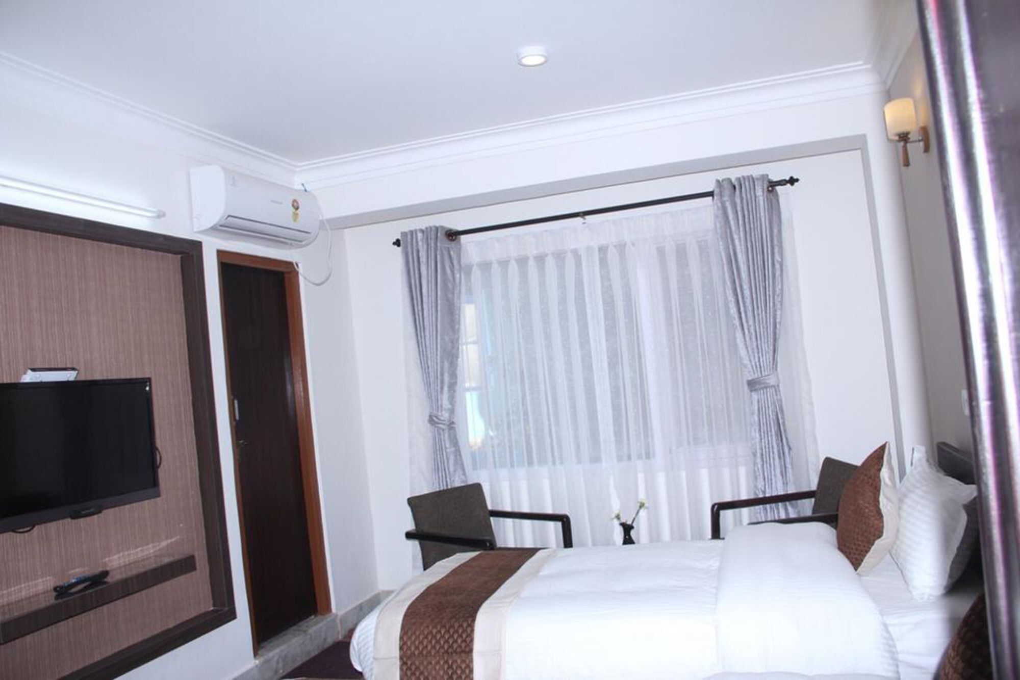 Ausfinn Hotel Metro Inn Катманду Экстерьер фото